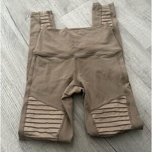 Alo Yoga Tan Moto Athletic Work Out Leggings 🤍